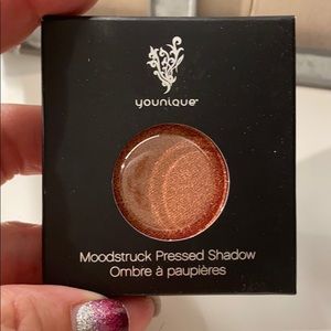 Younique Manipulative Pressed Shadow
